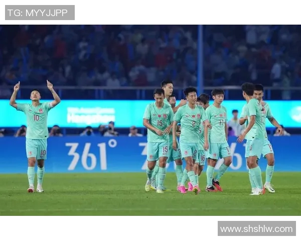 杭州足球队战术变革引发热议新思路助力球队崛起与发展